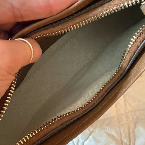 Tory Burch Brown Leather Shoulder Bag - Picture 2 of 4